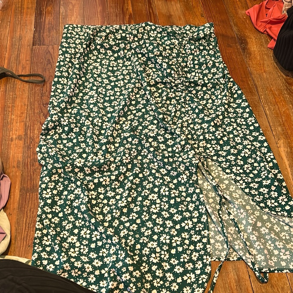 Green flower print skirt size 3xl
